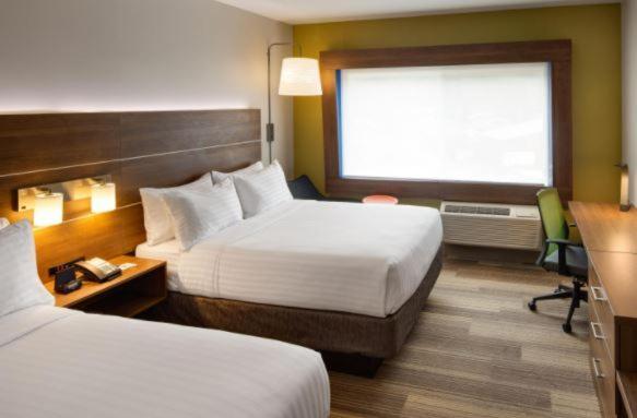 Holiday Inn Express Hotel & Suites Woodland Hills By Ihg Los Angeles Exterior photo